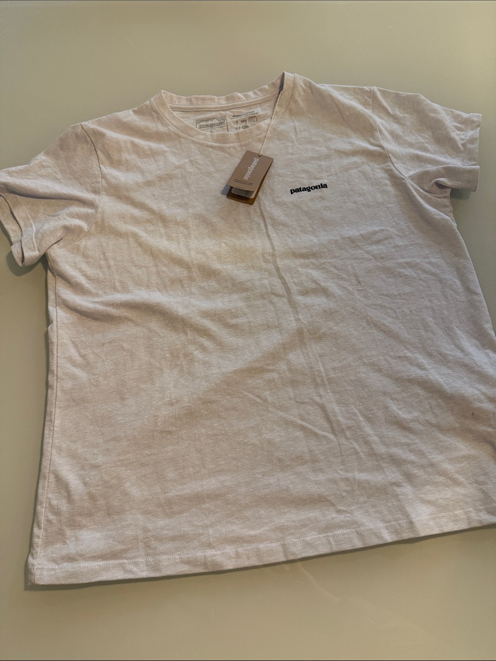 Patagonia women’s Crewneck Short-Sleeve Tee with Logo - size L
